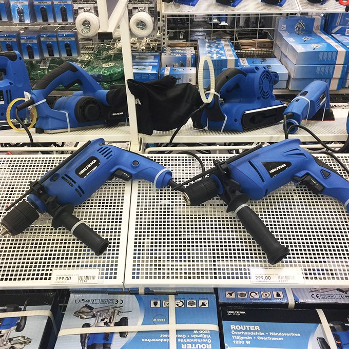 Poravasara avuksi tiilen tai kiven poraukseen tai betoniseinän piikkaukseen