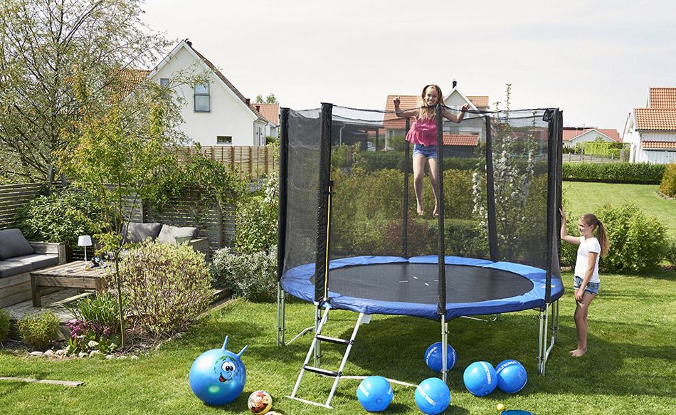 trampoline_950.jpg