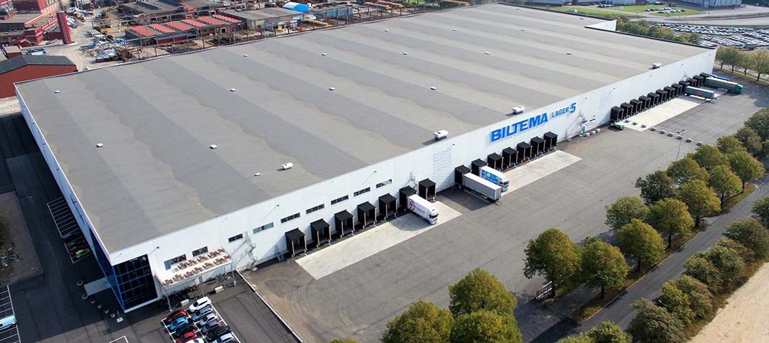 Kuva yhdestä Biltema Logisticsin varastorakennuksista.